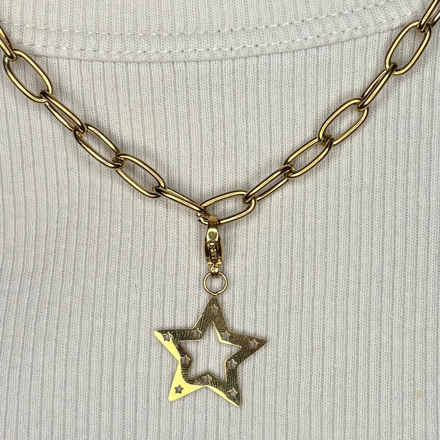 Charm Popstar (Clip)