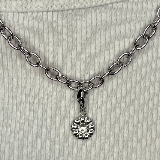 Charm Daisy (Clip)