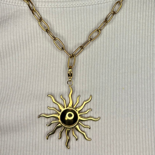 Charm Big Sun (Clip)