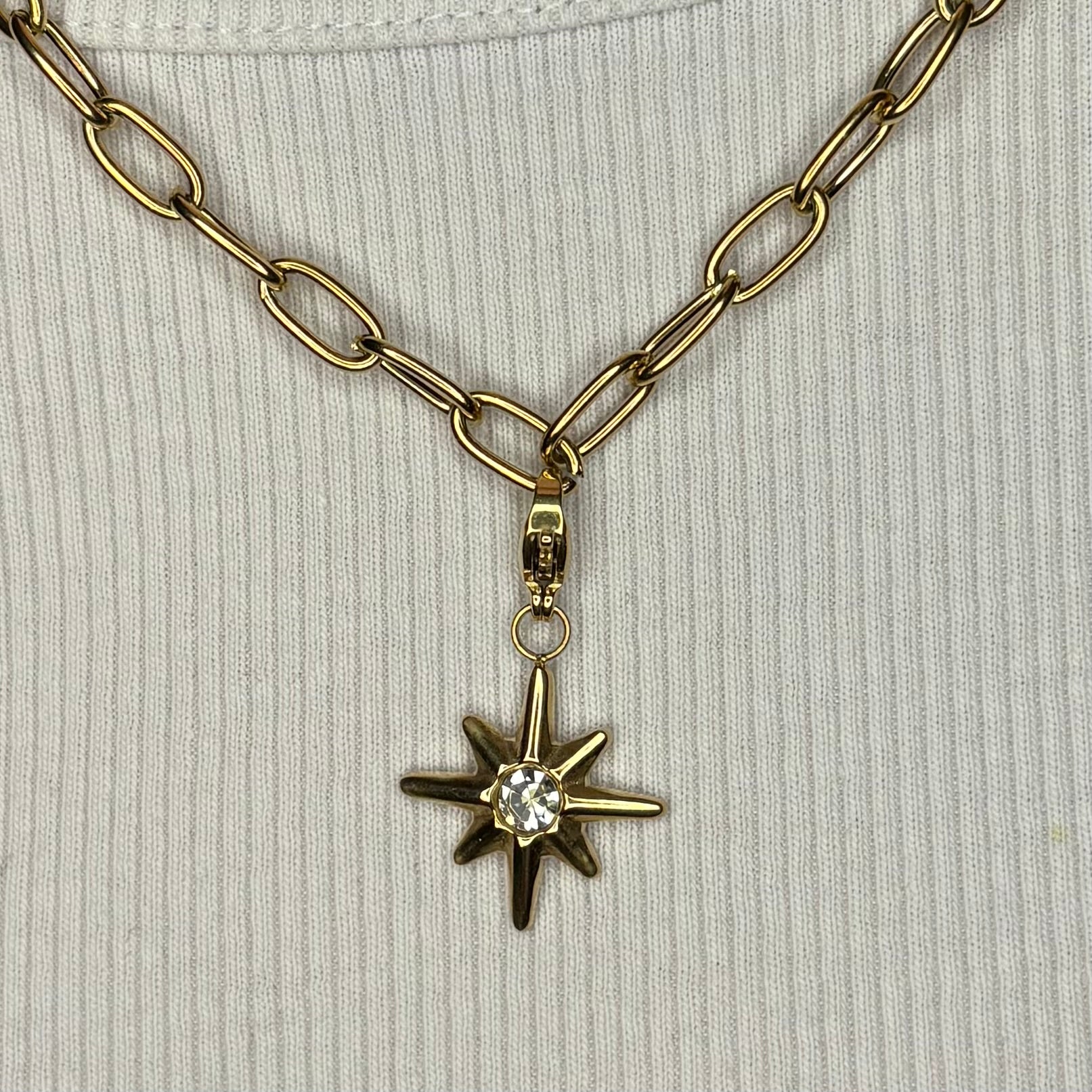 Charm Shooting Star (Clip)