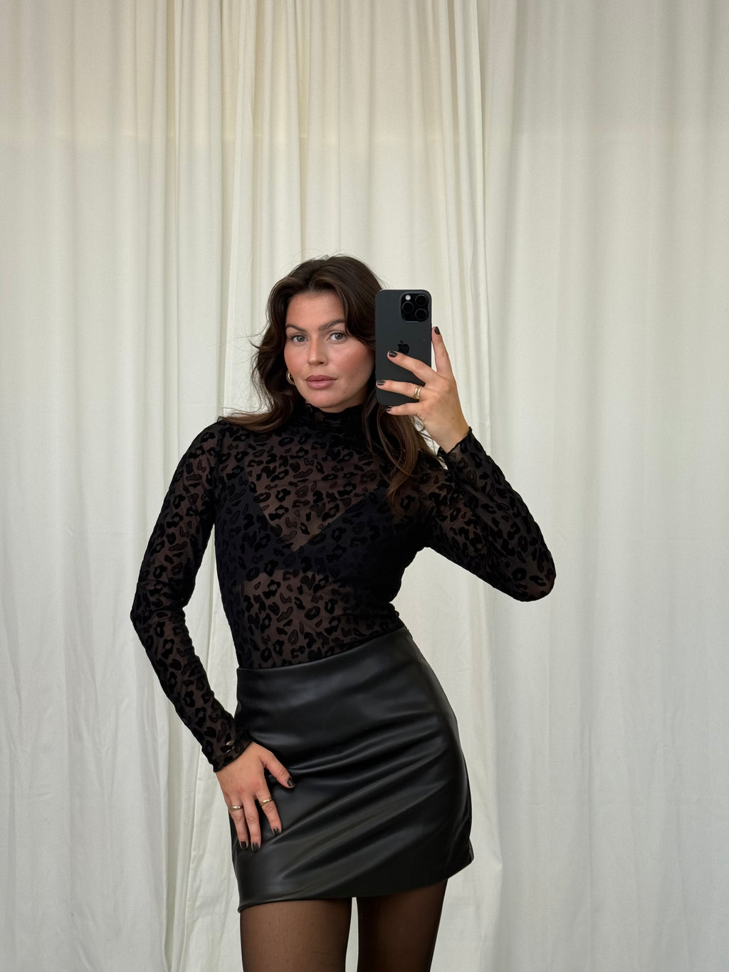 Longsleeve Leo Samt