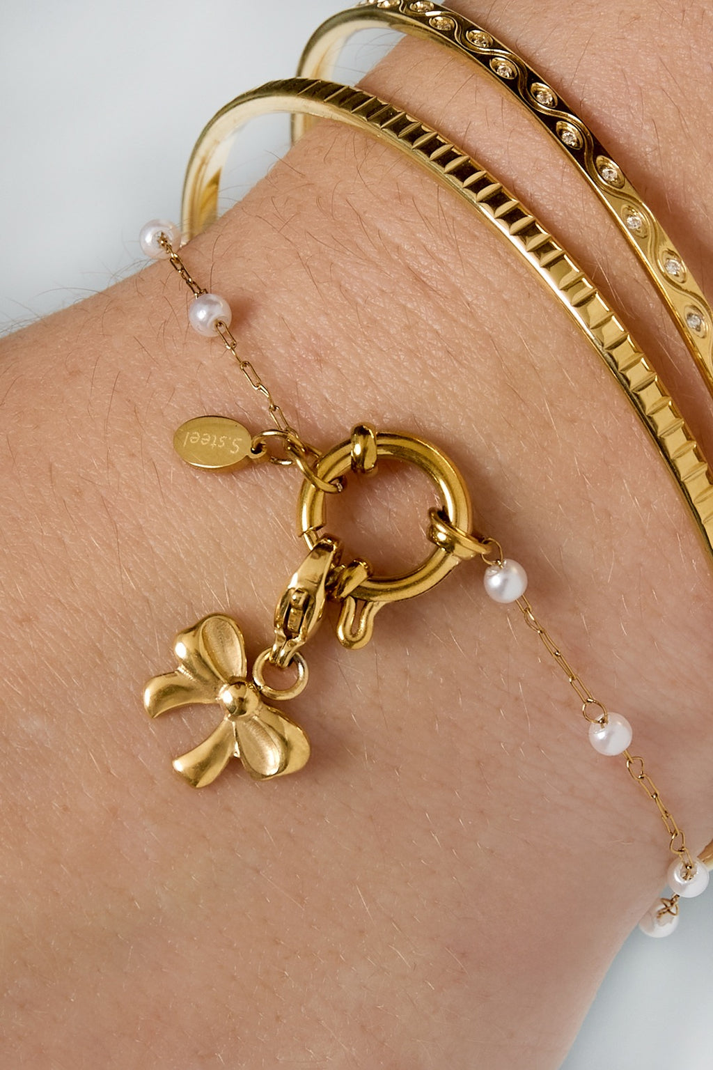 Charm Golden Bow (Clip)